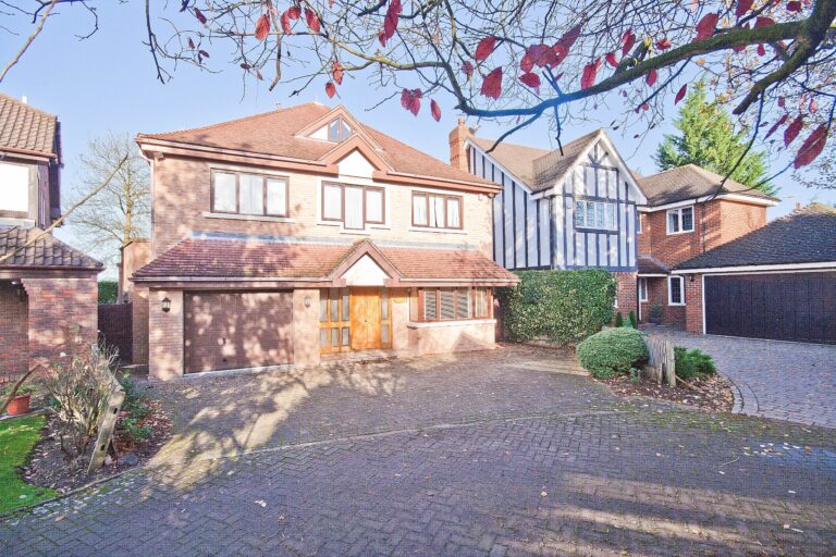 Ingle Close, Pinner Village, HA5