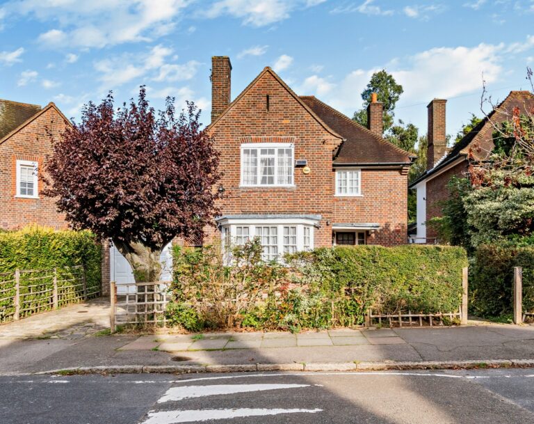 Marsworth Avenue, Pinner, HA5