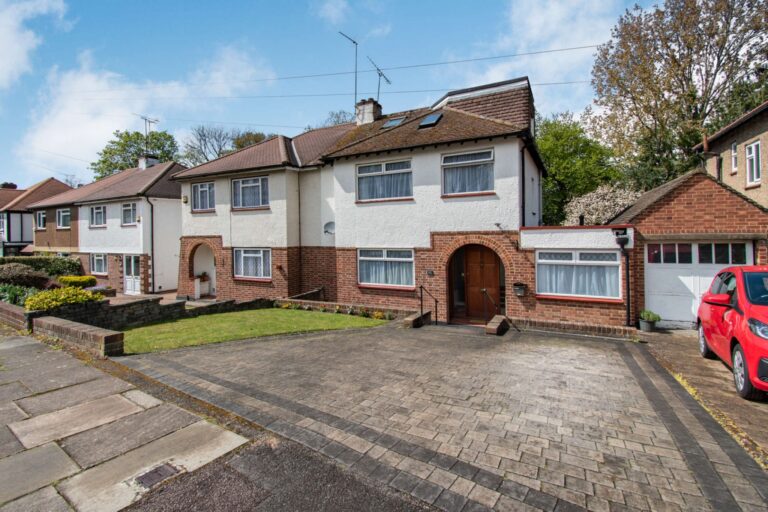 Gladsdale Drive, Pinner, HA5