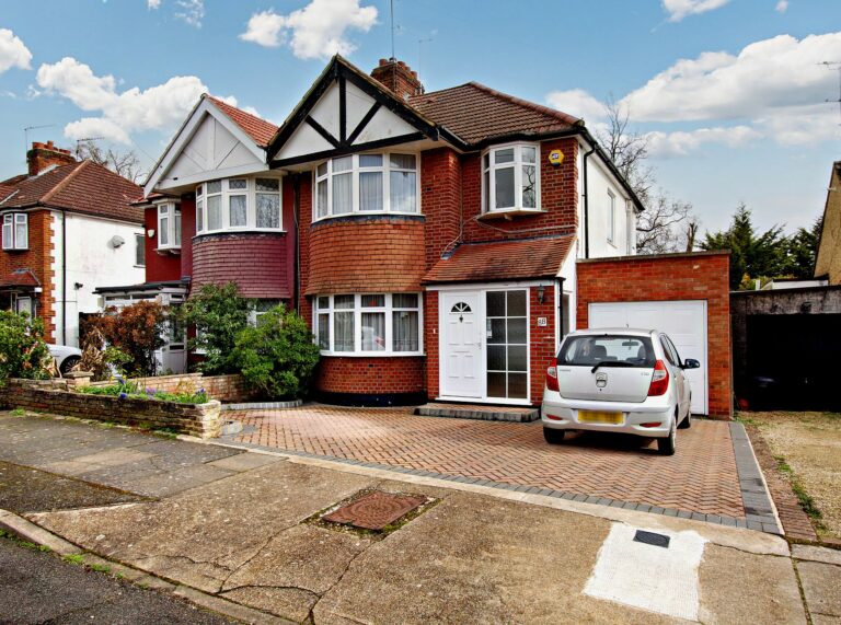 Woodford Crescent, Pinner, HA5