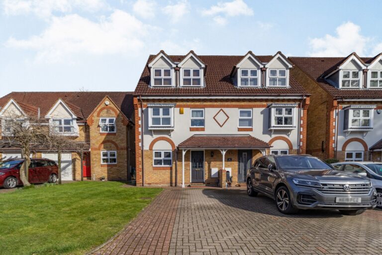 Pinewood Close, Nascot Wood, Watford, WD17