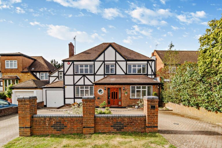 Clonard Way, Hatch End, Pinner, HA5