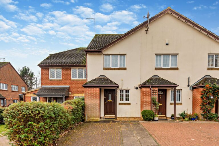 Thompson Way, Mill End, Rickmansworth, WD3