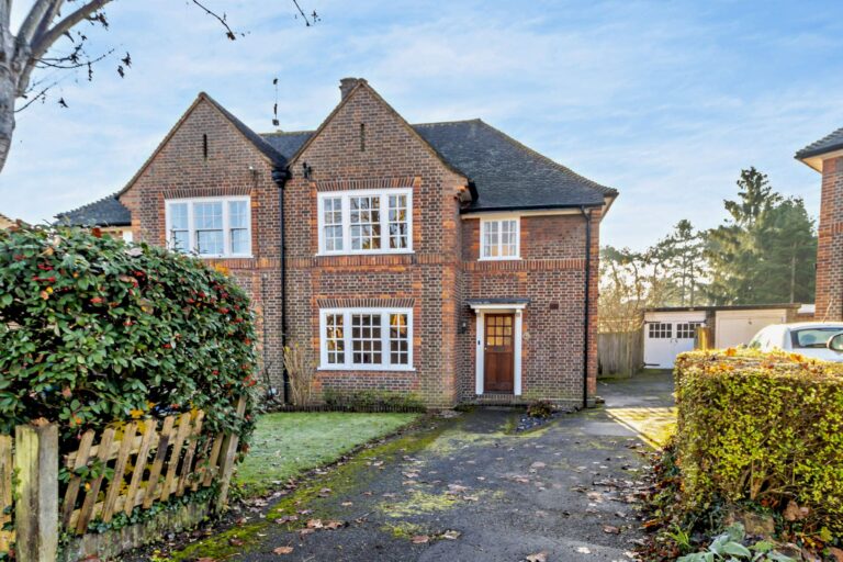 Old South Close, Hatch End, Pinner, HA5