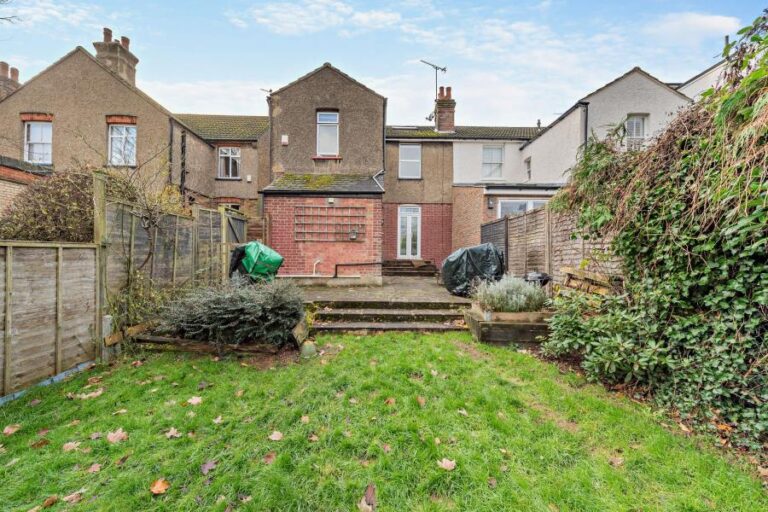 Hallowell Road, Northwood