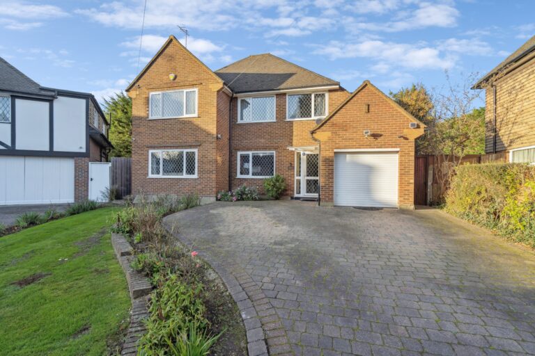 Eastglade, Pinner Village, HA5