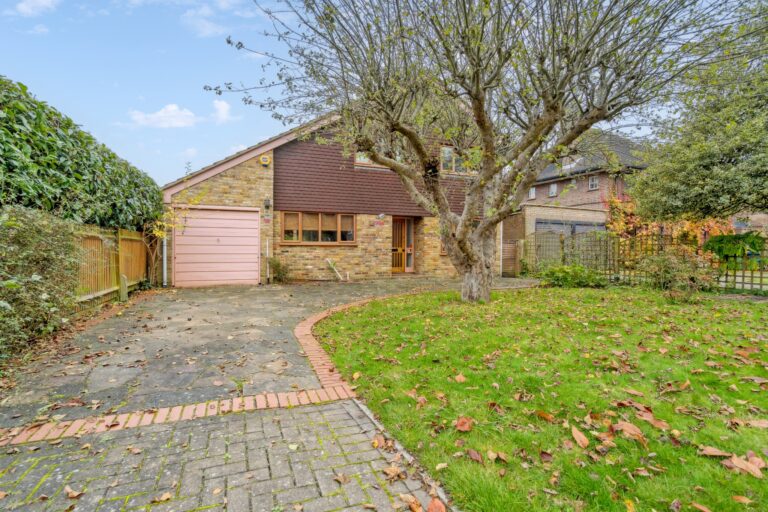 Cuckhoo Hill Drive, Pinner, HA5