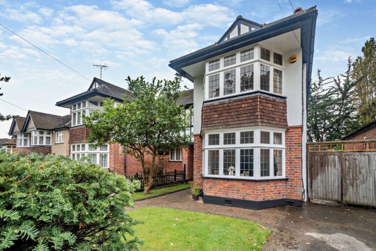 Woodhall Drive, Pinner, HA5