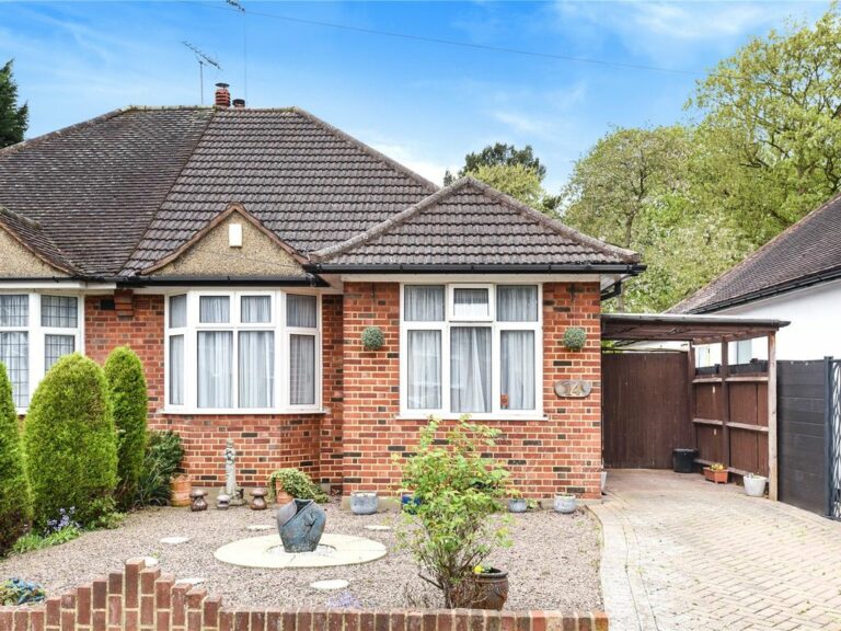 Hereford Gardens, Pinner, HA5