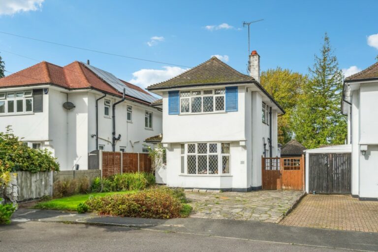 Hillcroft Crescent, Watford, WD19