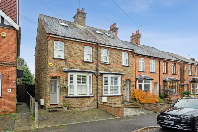 Hilliard Road, Northwood, HA6