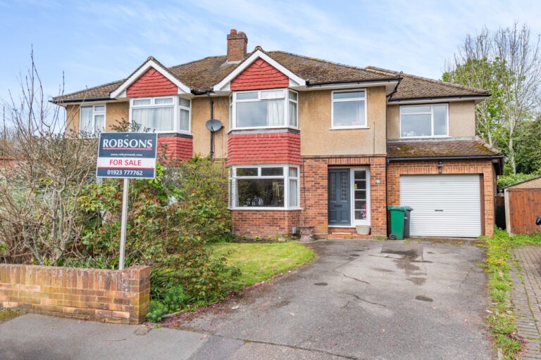 Moss Close, Rickmansworth, WD3