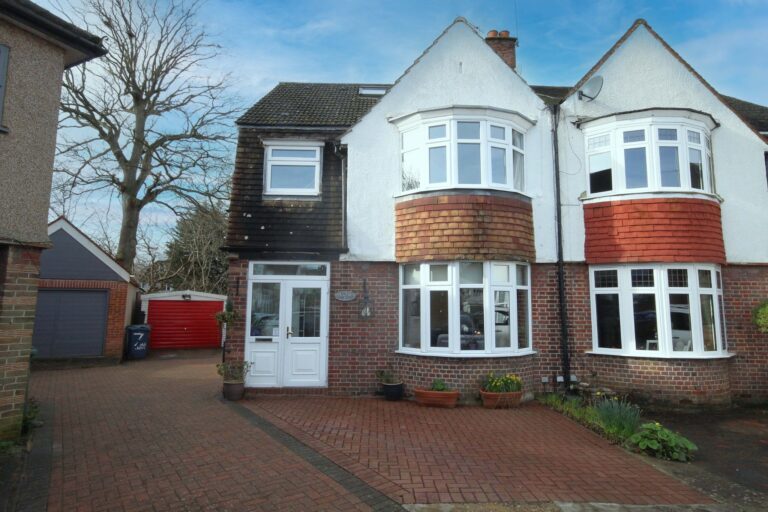 Vale Croft, Pinner, HA5