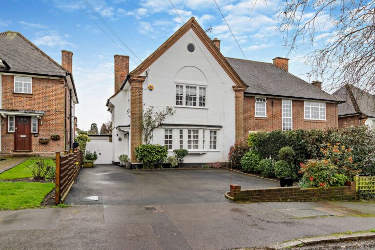 Marsworth Avenue, Pinner, HA5