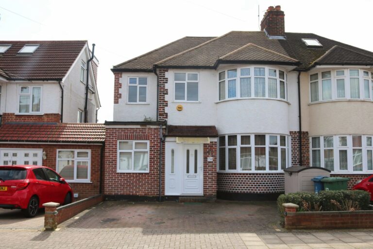 Lulworth Drive, Pinner, HA5