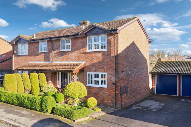 Black Acre Close, Amersham