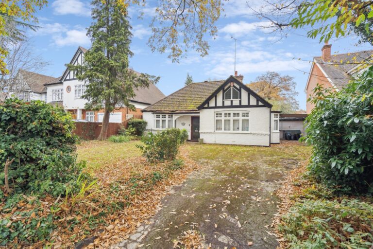 Paines Lane, Pinner Village, HA5