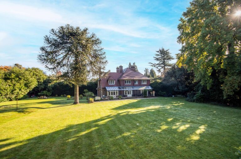 Chenies Road, Chorleywood, WD3