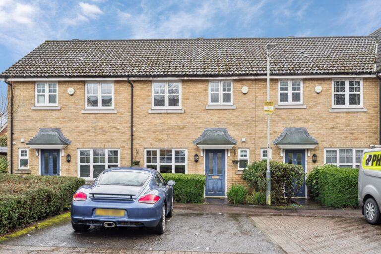 Aspen Grove, Pinner, HA5