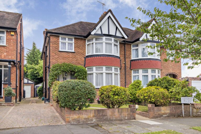 Ainsdale Crescent, Pinner, HA5