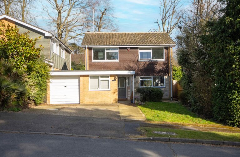 South Cottage Gardens, Chorleywood, WD3