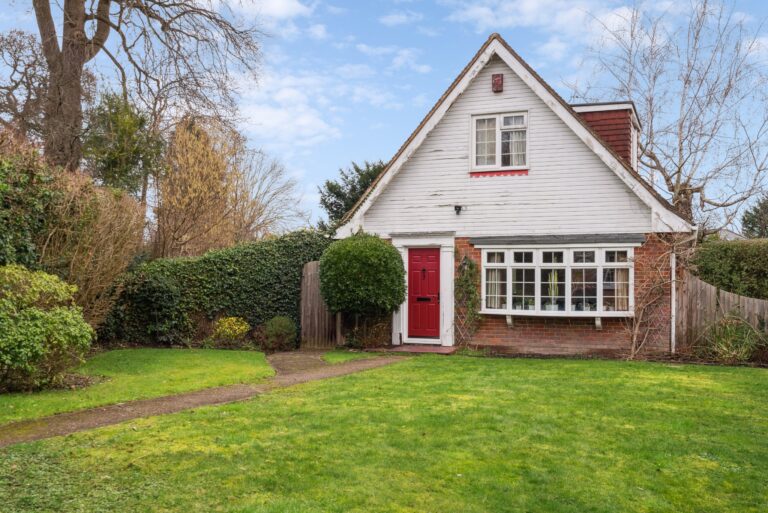 Treetops Close, Northwood