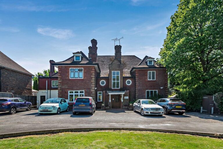 Frithwood Avenue