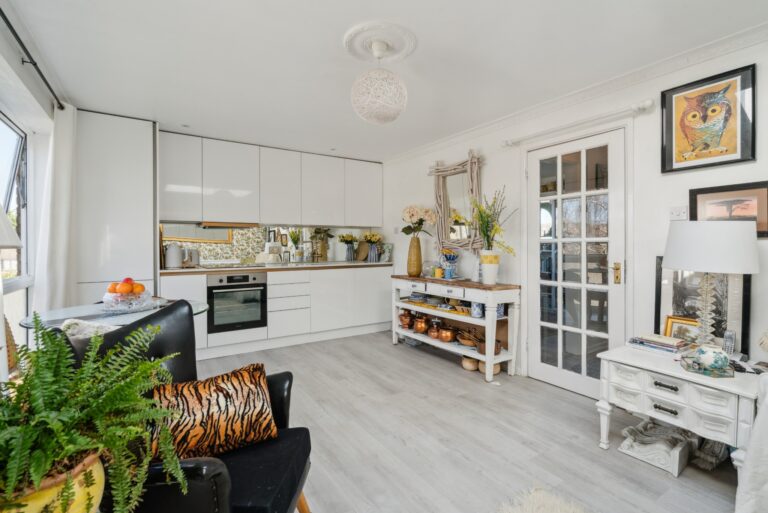 Tudor Court, Mill End, Rickmansworth, WD3