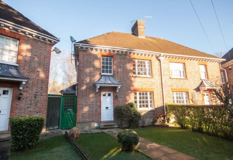 Waxwell Close, Pinner, HA5