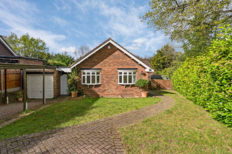 Oakington Avenue, Little Chalfont