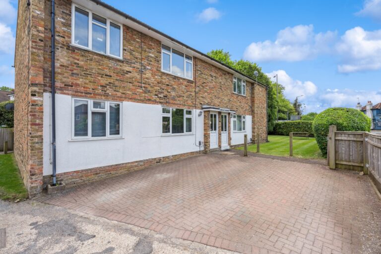 Belle Court, Little Chalfont