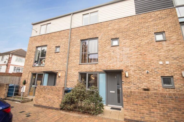 Snowdrop Mews