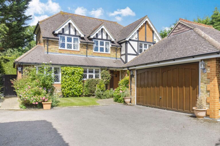 Drakes Drive, Northwood