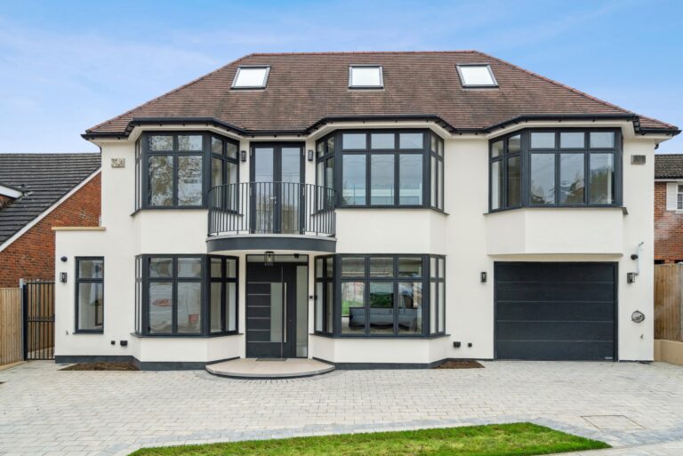 Oakhill Avenue, Pinner Village HA5