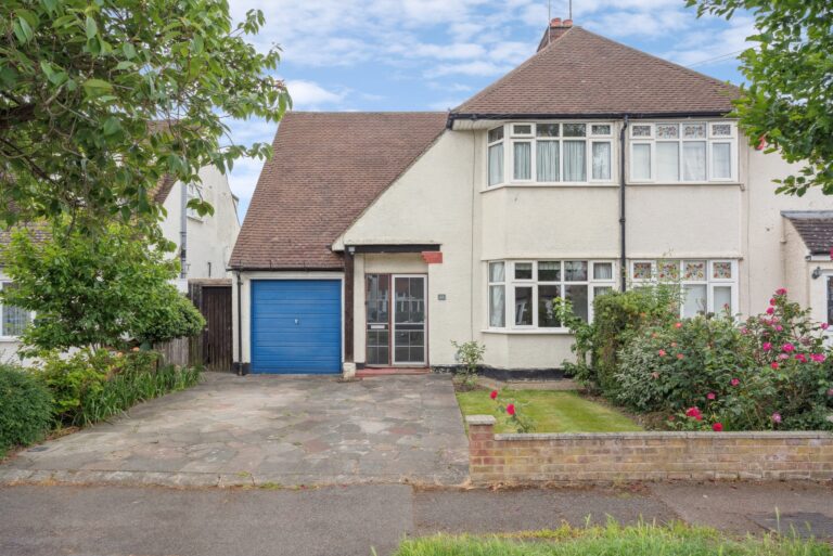The Avenue, Pinner HA5