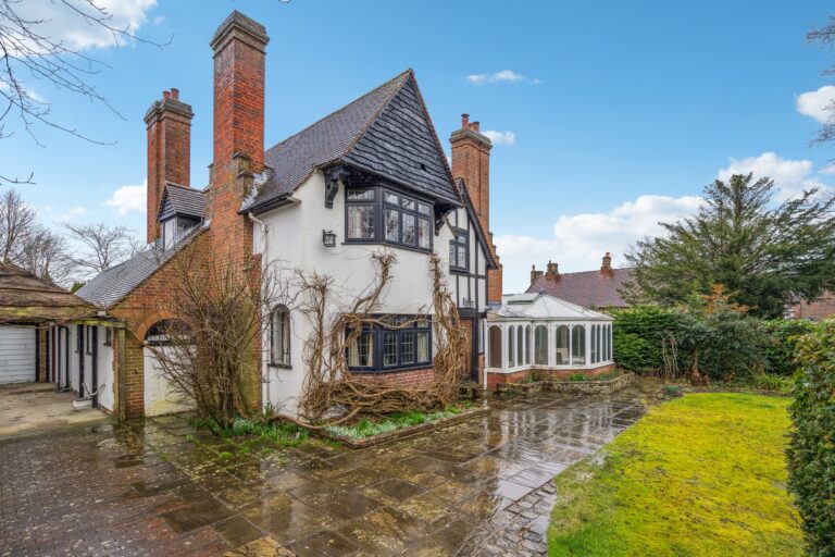 North Road, Chesham Bois