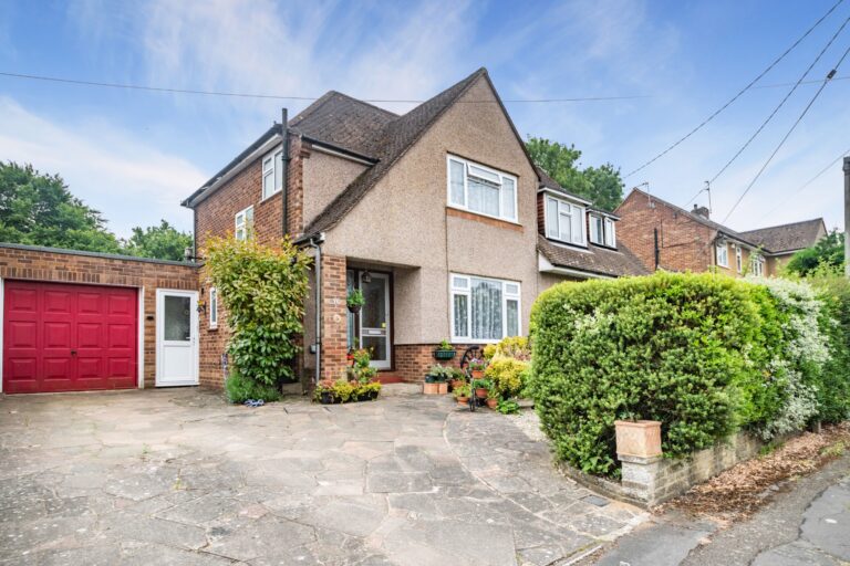 Little Reeves Avenue , Amersham