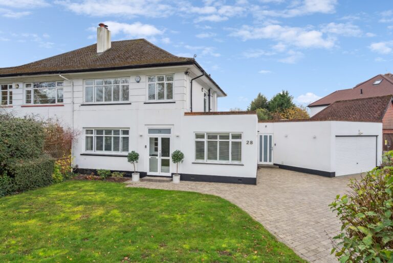 Pamela Gardens, Eastcote, Pinner HA5