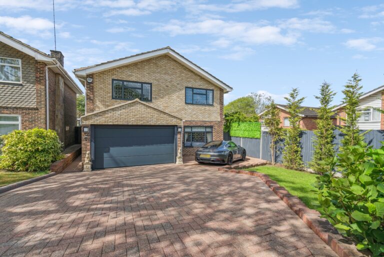 Arden Mhor, Pinner, HA5