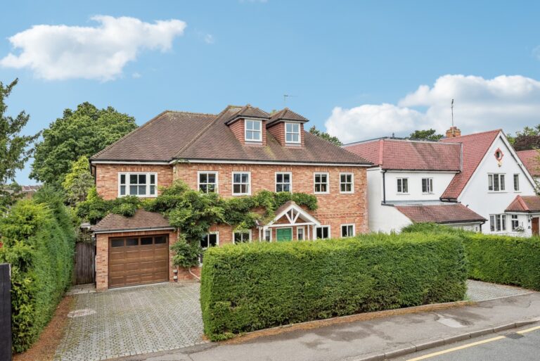 Paines Lane, Pinner village, HA5