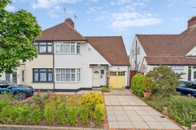 Church Avenue, Pinner HA5
