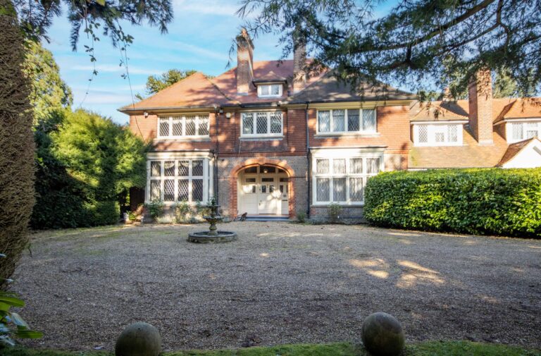 Chenies Road, Chorleywood, WD3