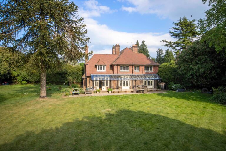 Chenies Road, Chorleywood, WD3