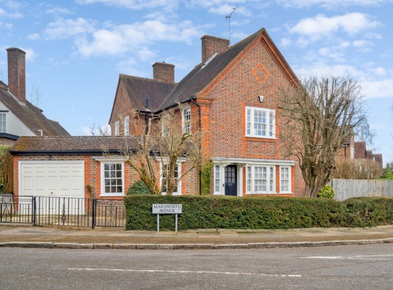 Marsworth Avenue, Pinner HA5