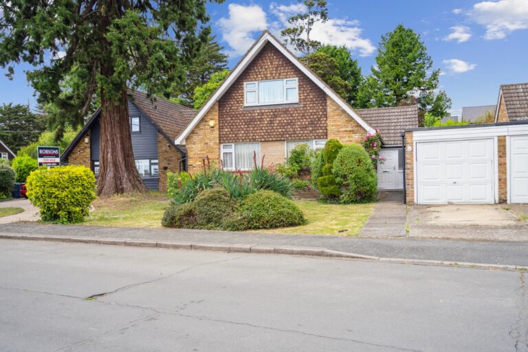 Sequoia Park, Hatch End, Pinner HA5