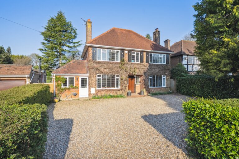 Chenies Avenue, Little Chalfont