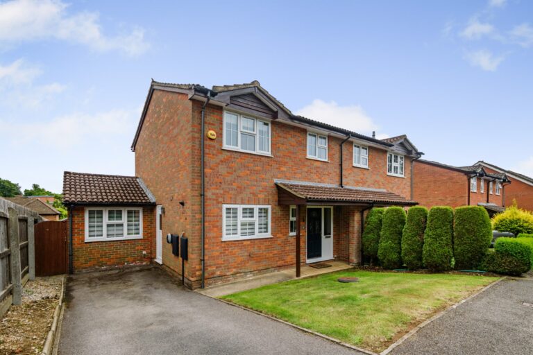 Black Acre Close, Amersham