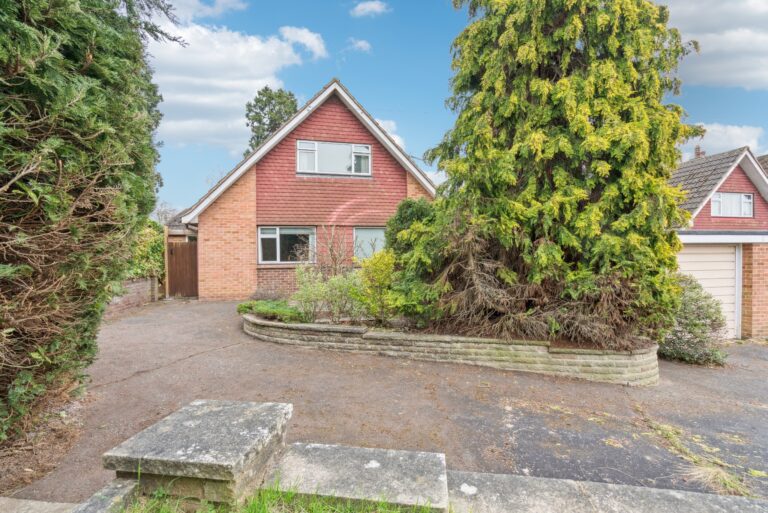 Rowlands Avenue, Hatch End, Pinner HA5