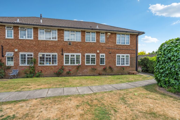 Wild Oaks Close, Northwood, HA6