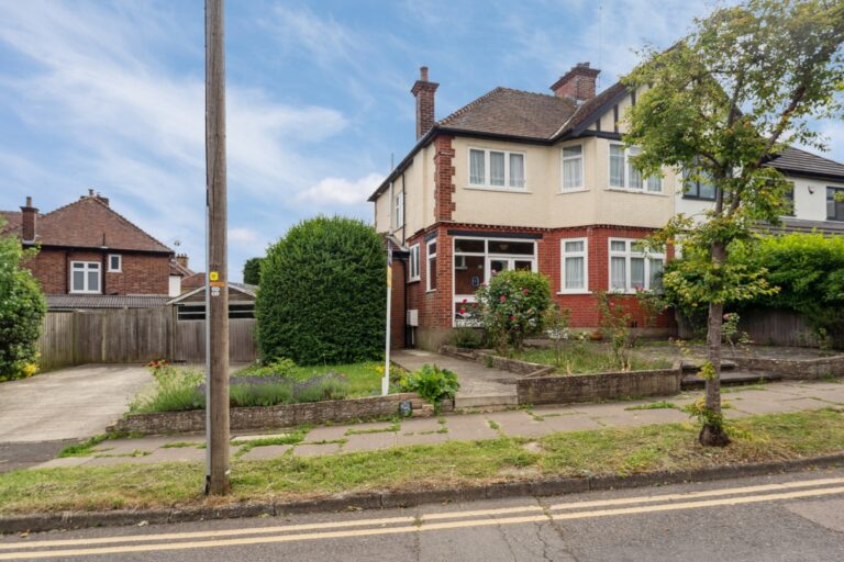 Hillview Road, Pinner HA5